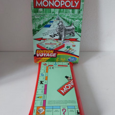 ** Joc Monopoly, mic, de calatorie, Hasbro Gaming, 15x16x5cm cutia