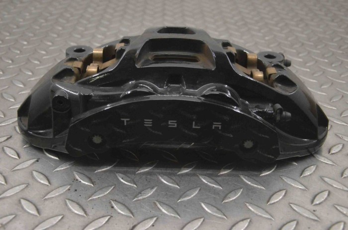 Etrier de fr&acirc;nă dreapta față TESLA MODEL S 2022 OEM: Hatchback | 22277267