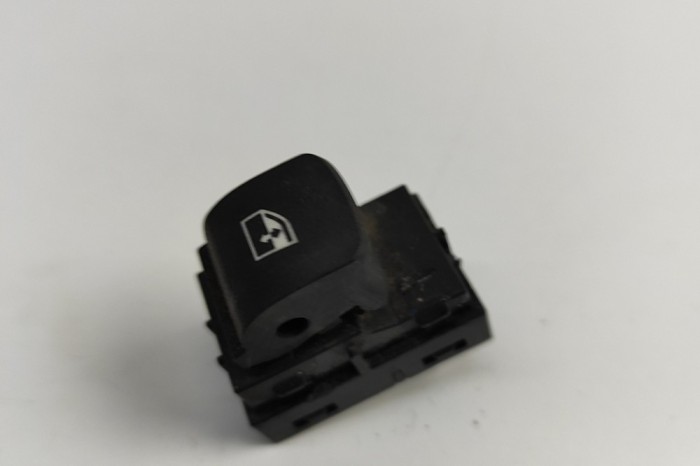 Buton geam ușă dreapta spate BMW i4 G26 2022 OEM: 7950756 | 30431362