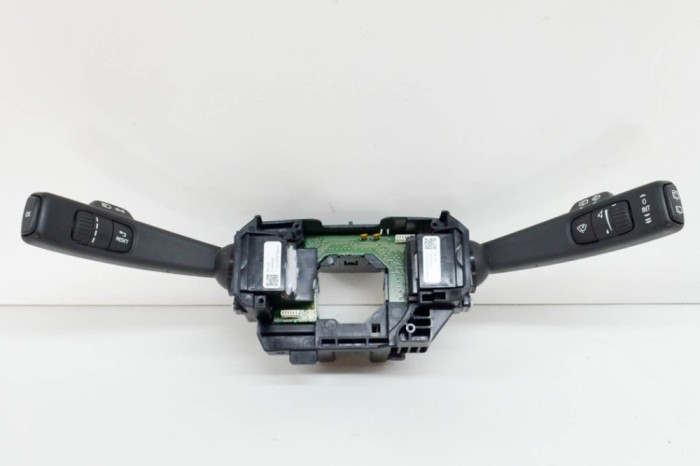 Maneta semnalizare ștergătoare VOLVO XC60 2017 OEM: 31456042,31456045,31481765 14335711