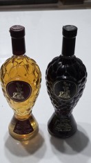 Lot de 2 sticle de vin, una albă și una roșie