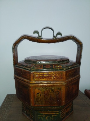 ANTIQUE CHINESE WOOD LACQUER LUNCH BOX 1780 TO 1875 foto