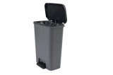 Cumpara ieftin Coș de gunoi Curver COMPATTA BIN, 50L, 29,4x49,6x62 cm, negru/gri, pentru gunoi