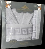 Cumpara ieftin Set halat + 2 prosoape baie Moti