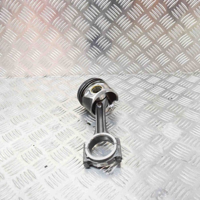 Piston AUDI Q5 8R 2015 OEM: 038198401F,03L107065AB