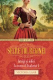 Cumpara ieftin Secretul reginei. Intrigi și iubiri la curtea Elisabetei I