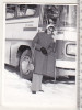 Bnk foto Femeie langa autocar Mercedes-Benz O 302 IRANNATIONAL, Alb-Negru, Romania de la 1950, Transporturi