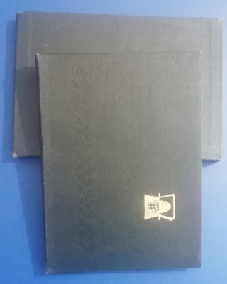 A13 8 - Clasor foarte vechi - mixt - contine 288 timbre straine si 296 romanesti foto