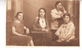 M1 F2 - FOTO - fotografie foarte veche - domnisoare la pension - 1927