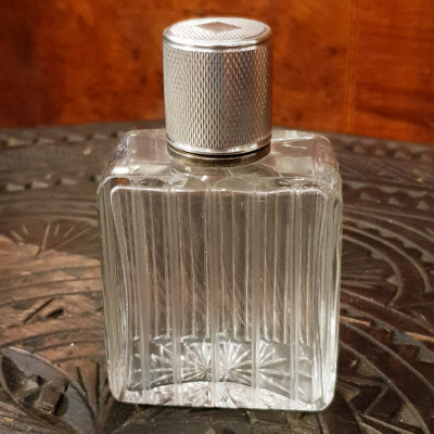 STICLA DE PARFUM DIN CRISTAL CU CAPAC DIN ARGINT 925- ATELIER ITALIAN ANII 50 foto