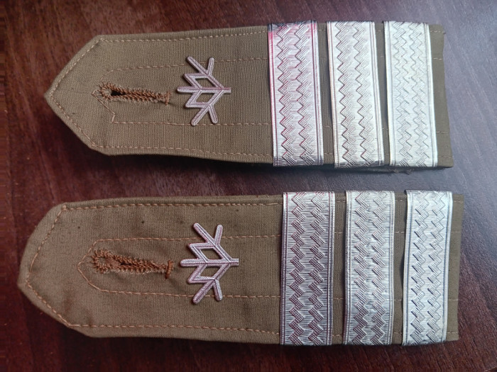 C1 4 - Grade militare - comunism - bluza vant plutonier adjutant vanatori munte