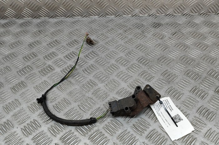 Senzor de nivel &icirc;nălțime dreapta spate LAND ROVER RANGE ROVER EVOQUE L538 2017 OEM: BJ32-3D026-AA 29530421