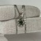 LANT + PANDANTIV AUR alb 18K + Smarald = 0.50CT + 1 Diamant - 3.8g. !