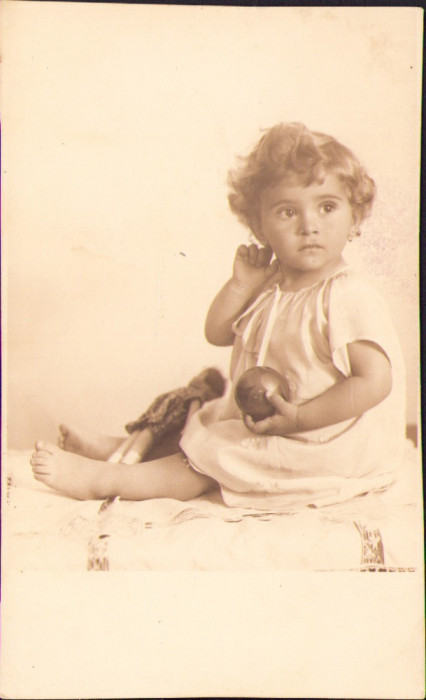 HST P1160 Poză copil cu jucărie 1932 Rom&acirc;nia interbelică
