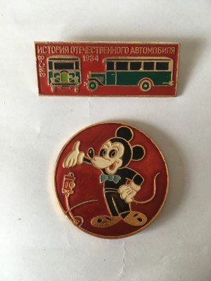 Lot 2 insigne metalice URSS (Rusia sovietica) - una cu soricelul Mickey Mouse foto