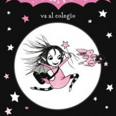 Isadora Moon Va Al Colegio / Isadora Moon Goes to School (Isadora Moon, Book 1)