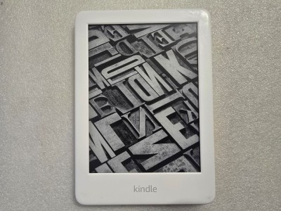 E-reader Amazon Kindle Touch 2019 J9G29R 6&amp;quot; 8Gb 10th Gen. iluminat foto