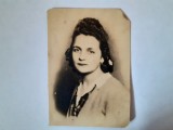 Fotografie 3/6 cm cu femeie din Rom&acirc;nia