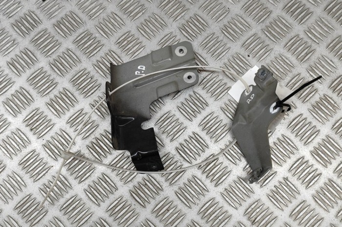 Suport aripa dreapta față RENAULT TWINGO II CN0_ 2008 OEM: 7782609339,7782597657 | 31602665