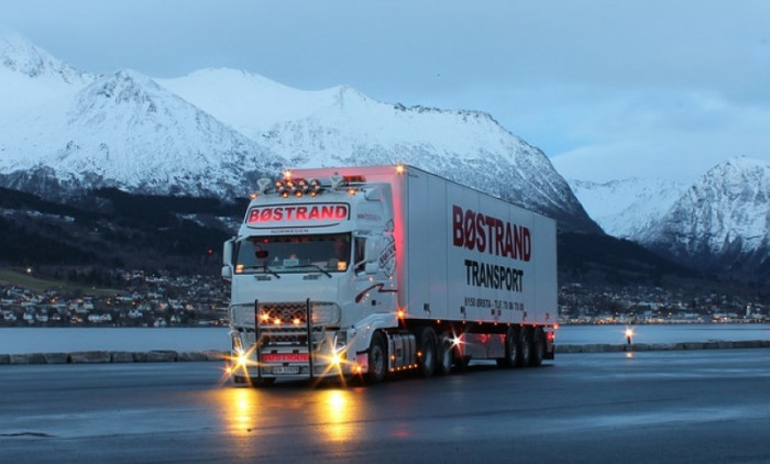 Angajam soferi categoria B pentru transport marfuri generale