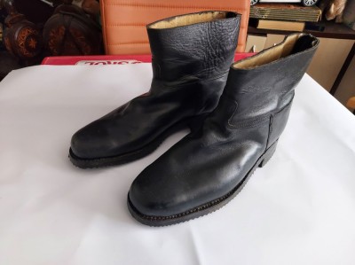 GHETE DIN PIELE MARIMEA 26 . CULOARE NEGRU . foto