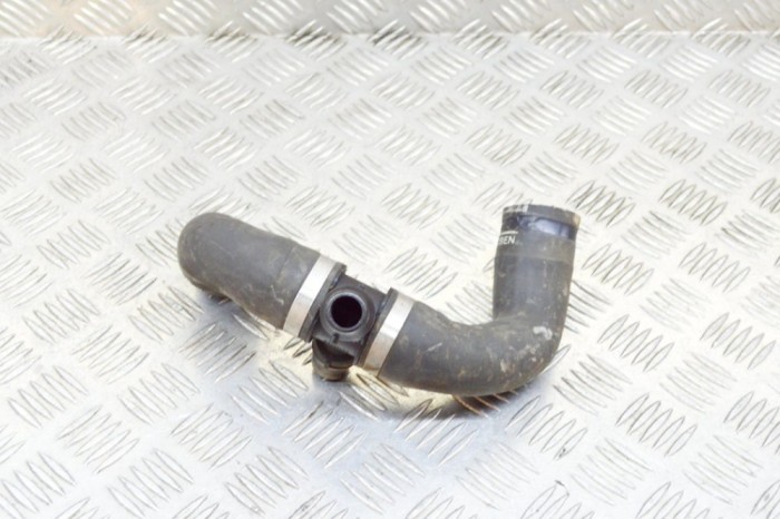 Furtun de lichid de răcire BMW 2 Coupe F22, F87 2016 OEM: 8645481 13241536