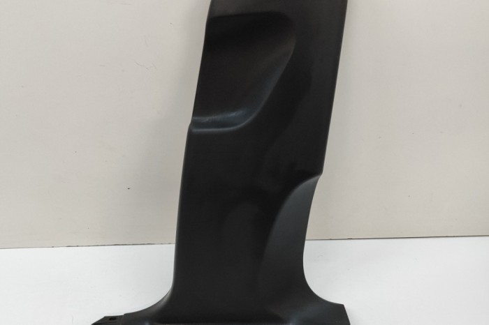 Ornament st&acirc;lp B dreapta PORSCHE MACAN 95B 2016 OEM: 95B867240 30453524