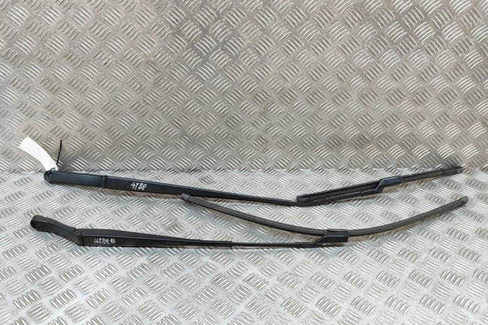 Braț ștergător față AUDI Q4 Sportback F4N 2023 OEM: 11C955410,11C955409 | 28112307