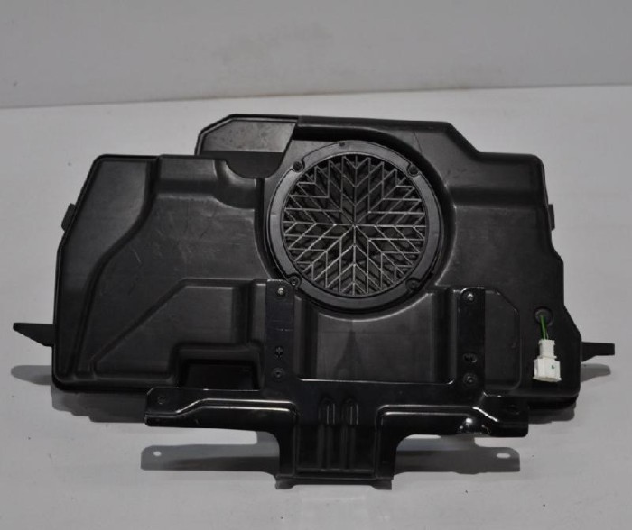 Subwoofer AUDI Q5 8R 2009 OEM: 8R0035382C 1409434