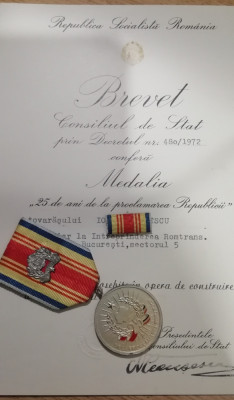 M1 DB - Decoratie cu brevet - 25 de ani de la proclamarea Republicii + bonus foto