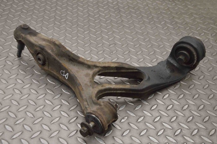 Braț inferior dreapta față VW TOUAREG 7LA, 7L6, 7L7 2010 OEM: 7L0407154C