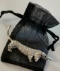 Brosa Saculet Catel Inox Placata Aur 18k Cristale - Bijuterie Caine Eleganta