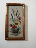 GOBLEN VECHI - Cosulet cu flori- lucrat manual ,inramat ,sub sticla- 18 X34 cm