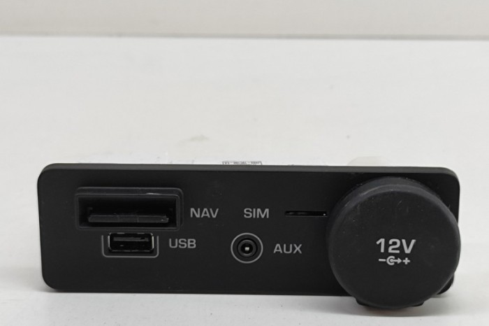 Port USB/AUX-In JAGUAR F-PACE X761 2017 OEM: JX63-19C166-EA 23067546