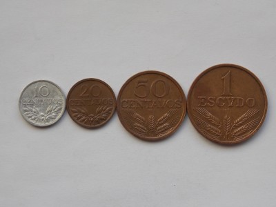 LOT 4 MONEDE DIFERITE PORTUGALIA foto