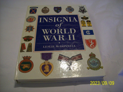 insignia of world war II- leslie mc donnell-an 1999 -limba engleza foto