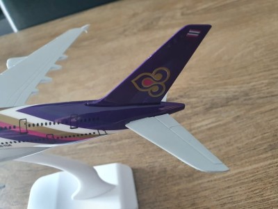 Macheta metalica de avion Thai Airways (marime medium) | Decoratie | Perfect pentru cadou foto