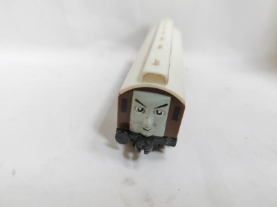 bnk jc Thomas &amp;amp; Friends - ERTL 2001 - vagon Old Slow Coach - cu defecte foto