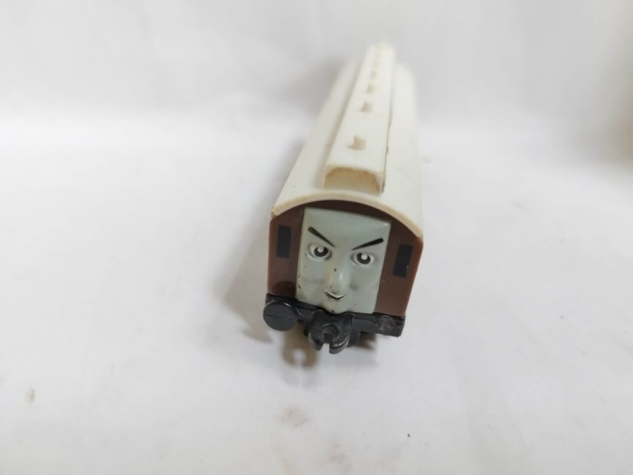 bnk jc Thomas &amp; Friends - ERTL 2001 - vagon Old Slow Coach - cu defecte