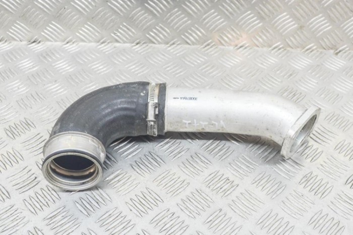 Furtun intercooler st&acirc;nga MERCEDES-BENZ E W213 2018 OEM: A6420908137 | 13132382
