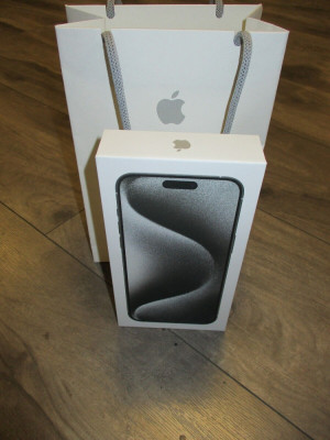 Apple iPhone 15 Pro Max - 512GB - Black Titanium (Unlocked) foto