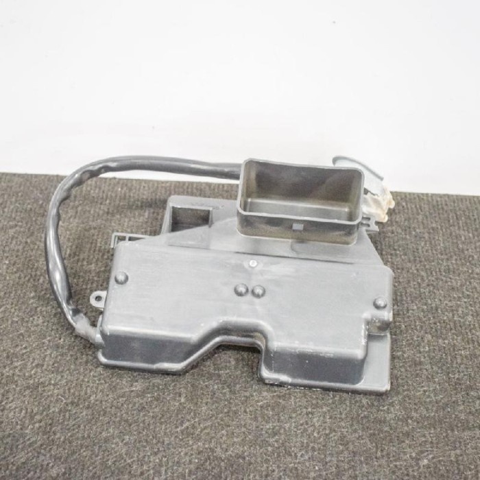 Radiator &icirc;ncălzitor electric TOYOTA PRIUS Hatchback _W2_ 2007 | 10367103