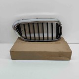 Grila dreapta față BMW 5 G30 2016 OEM: 7383520,7390866,7390864,8070470,7473692,7473702,9626586 25615759