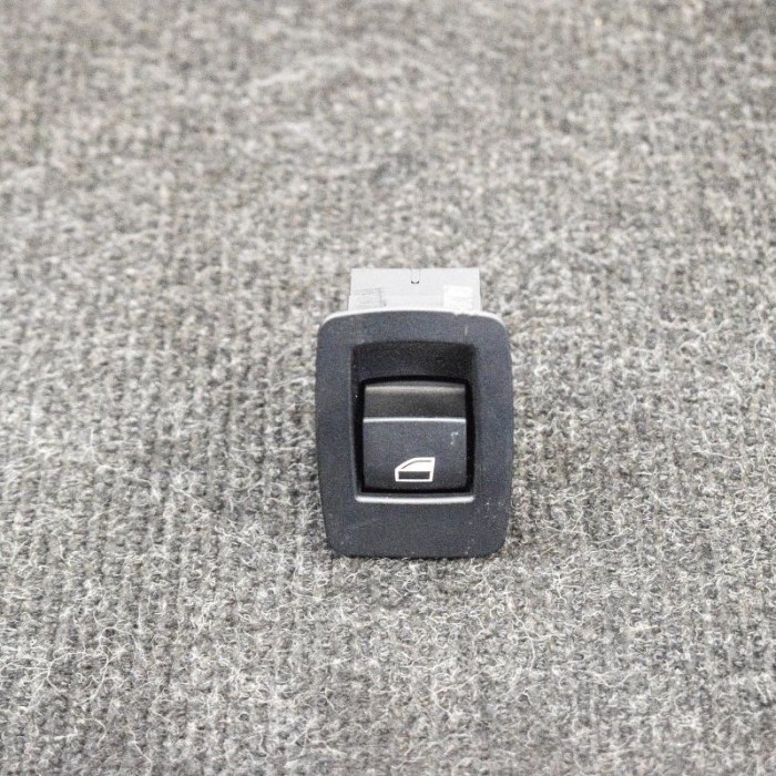 Buton geam ușă st&acirc;nga spate BMW 1 F20 2018 OEM: 9208106 3880266