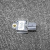 Senzor de impact lateral dreapta TOYOTA HILUX VII Pick-up _N1_, _N2_, _N3_ 2016 OEM: 89831-0W050 | 11280379