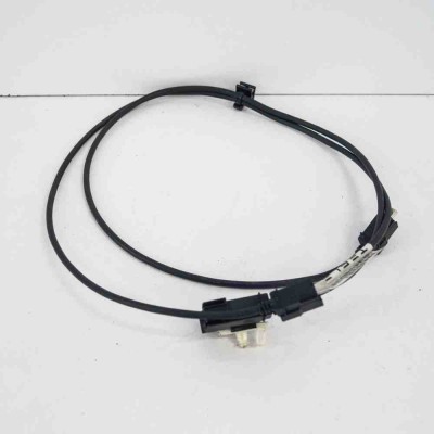 Port USB/AUX-In TESLA MODEL S 2014 OEM: 1004815-08-B | 2949442 foto