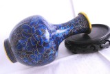 VAZA CLOISONNE BRONZ CU EMAIL SI SUPORT LEMN 24 CM