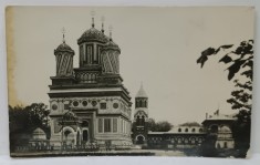 MANASTIREA CURTEA DE ARGES CU PALATUL REGAL , CARTE POSTALA ILUSTRATA , 1936 foto