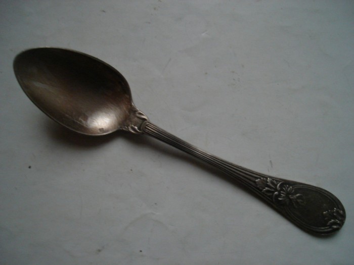 Mica lingurita argintata model deosebit, cu stante, 14.5 cm