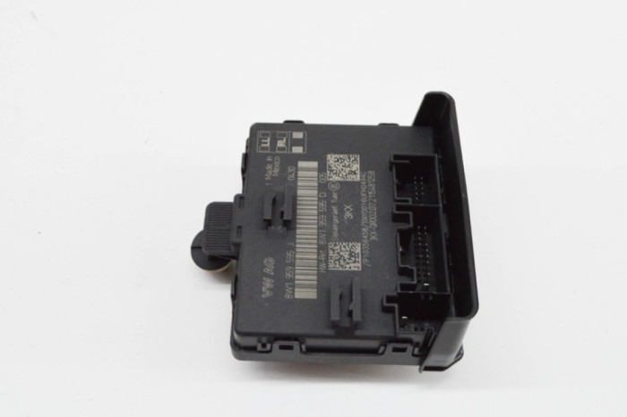 Modul de control ușă st&acirc;nga spate AUDI Q5 FY 2021 OEM: 8W1959595J,8W1959595D 21555788